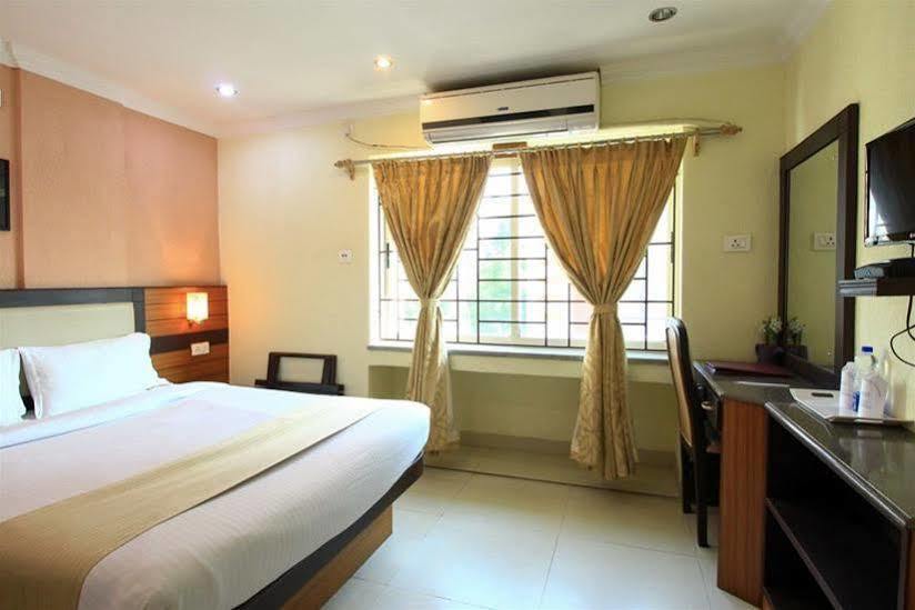 Moments Hotel Kolkata Ngoại thất bức ảnh