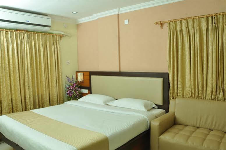 Moments Hotel Kolkata Ngoại thất bức ảnh