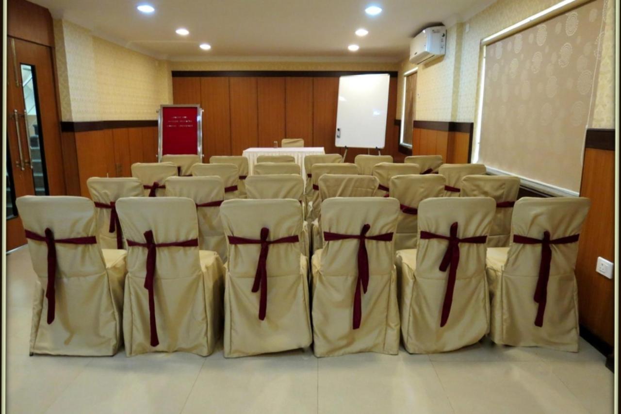 Moments Hotel Kolkata Ngoại thất bức ảnh